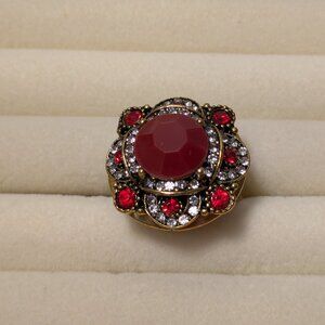 New!  Size 9.5 Elegant Ring Great for Royal Cosplay